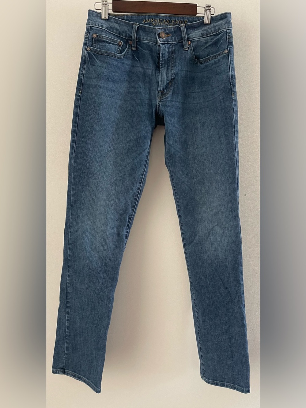 American Eagle Slim Straight Jeans 30x34 Medium Wash Vintage Look Denim VGC